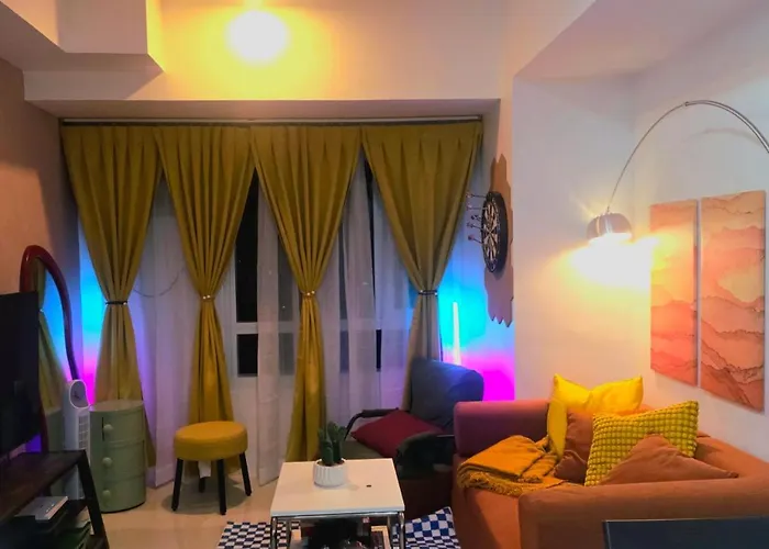 Aparthotel 1br Spacious Cozy Chillout Hub At Grand View Tower