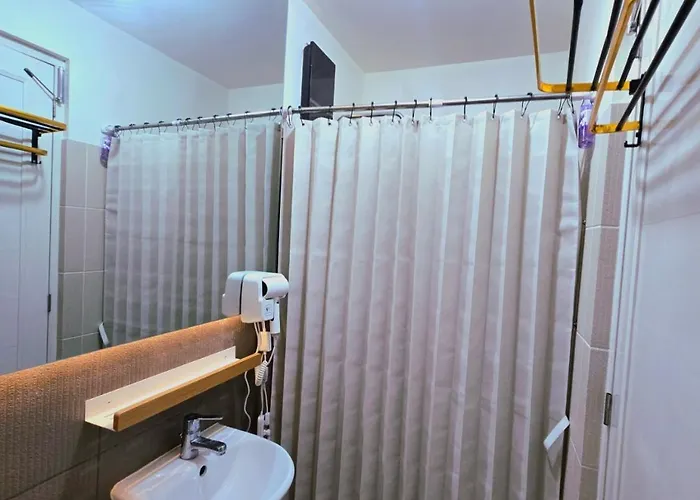 Aparthotel 1br Spacious Cozy Chillout Hub At Grand View Tower